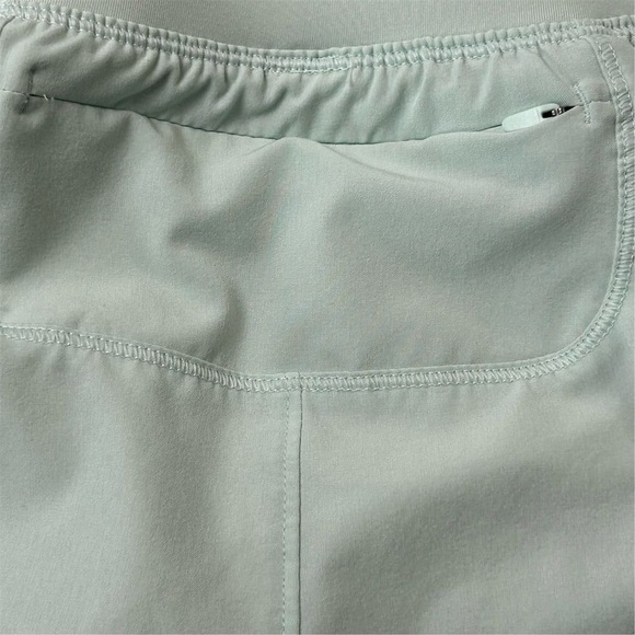 Under Armour Women's HeatGear Running Shorts Green Size M - Picture 8 of 14